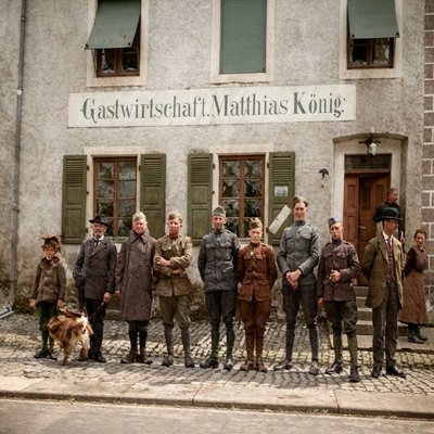 Vor dem ehemaligen Gasthof König (Quiter)