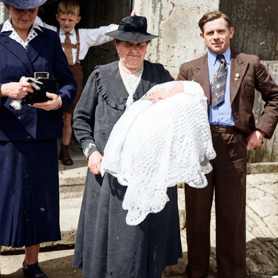 Kindstaufe im Hause Wingenter 1946