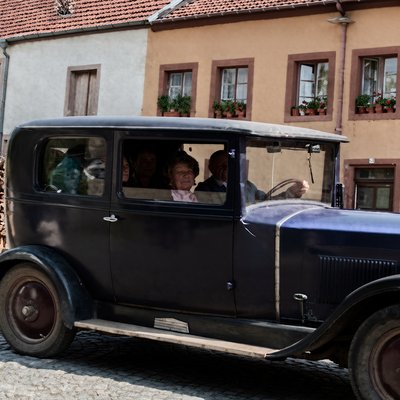 Ein Opel P 4 in der Bahnhofstraße